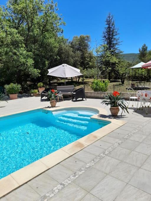 Villa Le Bosquet En Luberon. Menerbes Exterior photo